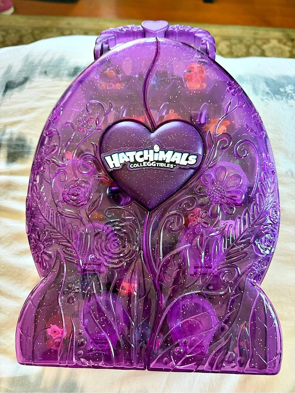 Hatchimals CollEGGtibles Egg Carton Carrying Case with Mini Figures Egg Carton 6